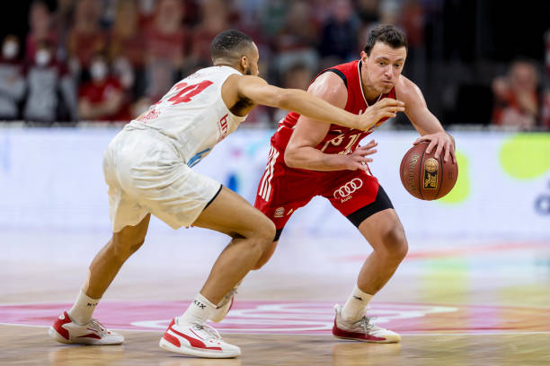 甲拥有绝对 甲拥有绝对