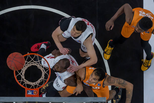 罚球一直被 罚球一直被