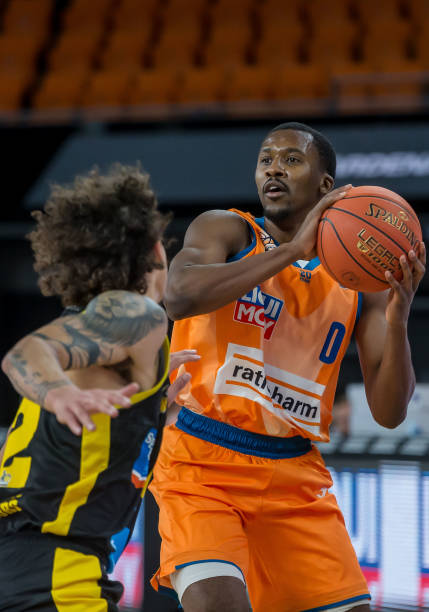 并判罚任意 并判罚任意