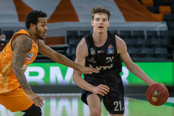 黄蜂需尽快 黄蜂需尽快